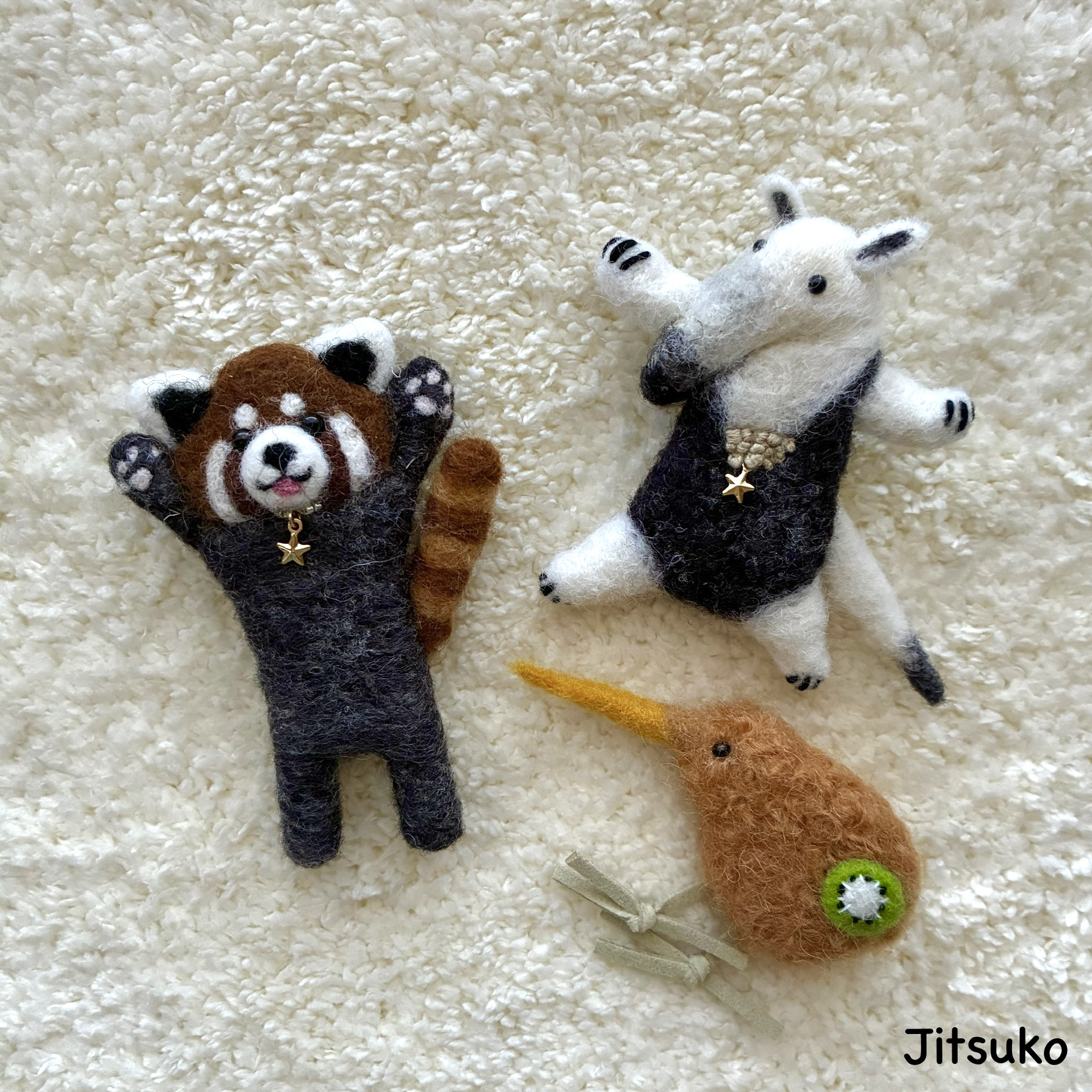 EggnWorks Museum エッグンワークス ミュージアム 羊毛フェルト制・動物ブローチJitsuko