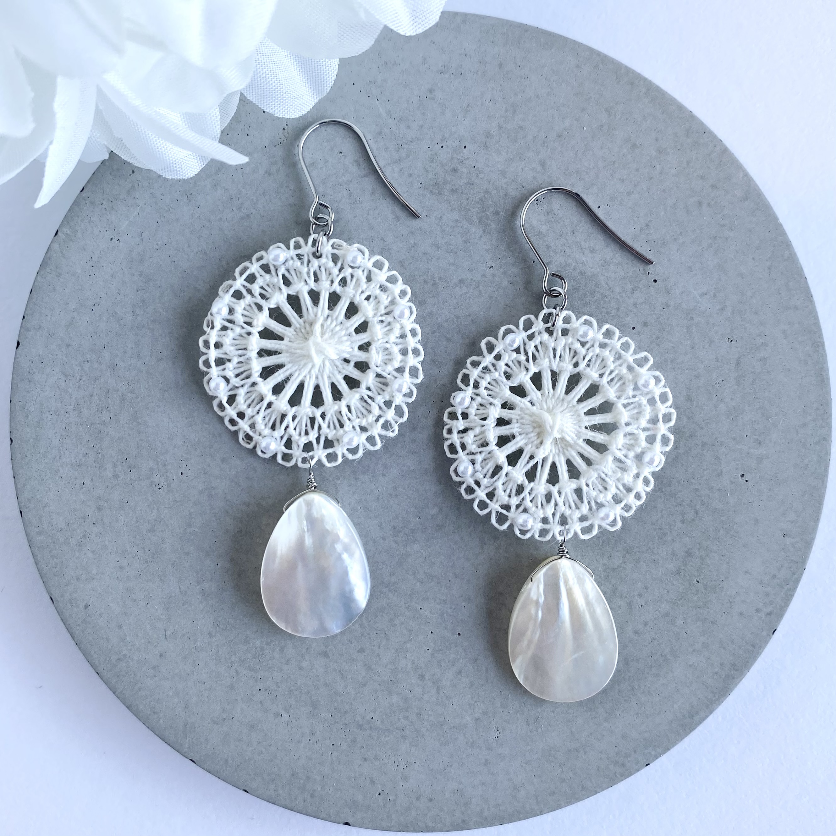 EGGNWORKS エッグンワークス ツクルヒトタチ博in京都文化博物館2025 糸のフープピアス ブルーxグレー Jose Daniel