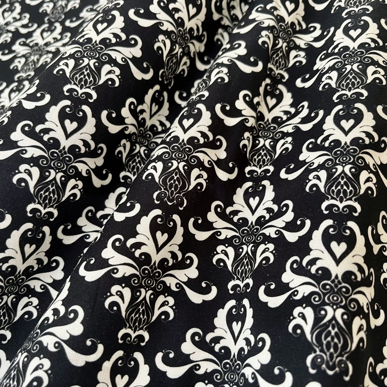 ツクルヒトタチ博in京都文化博物館2025 EGGNWORKS エッグンワークス RUNRUN 限定カラー・オリジナル生地『金魚草』黒×ベージュ:110cm×50cm