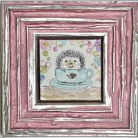 EggnWorks Museum エッグンワークス ミュージアム ハリネズミ柄のティーカップのお風呂に入るハリー