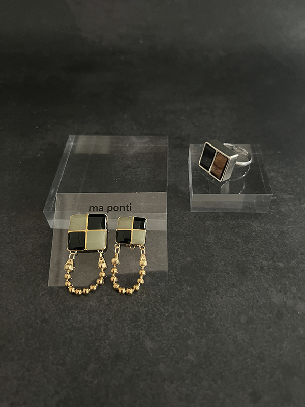 EggnWorks Museum イタリアヴィンテージボタンのアクセサリー