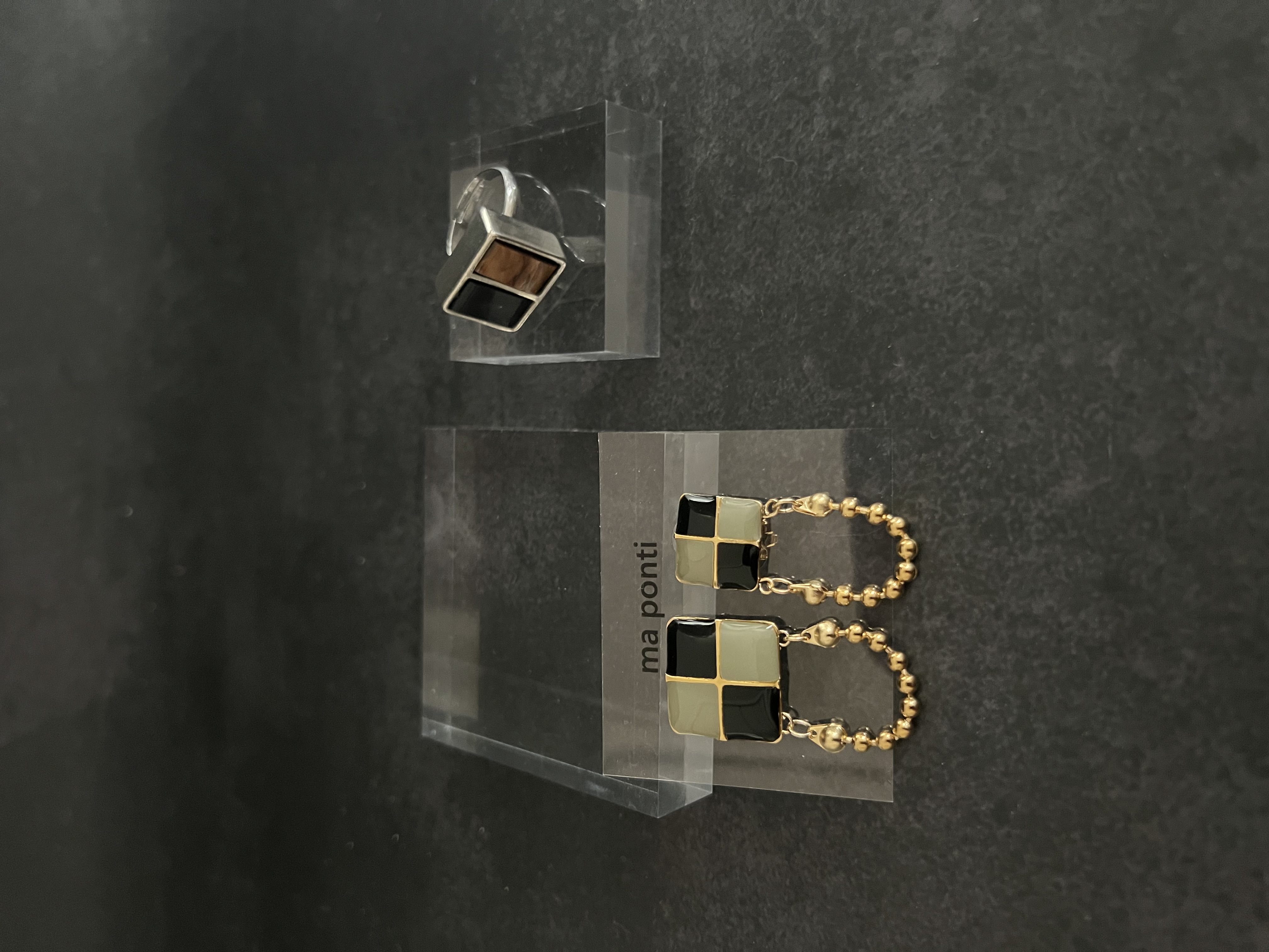 EggnWorks Museum イタリアヴィンテージボタンのアクセサリー