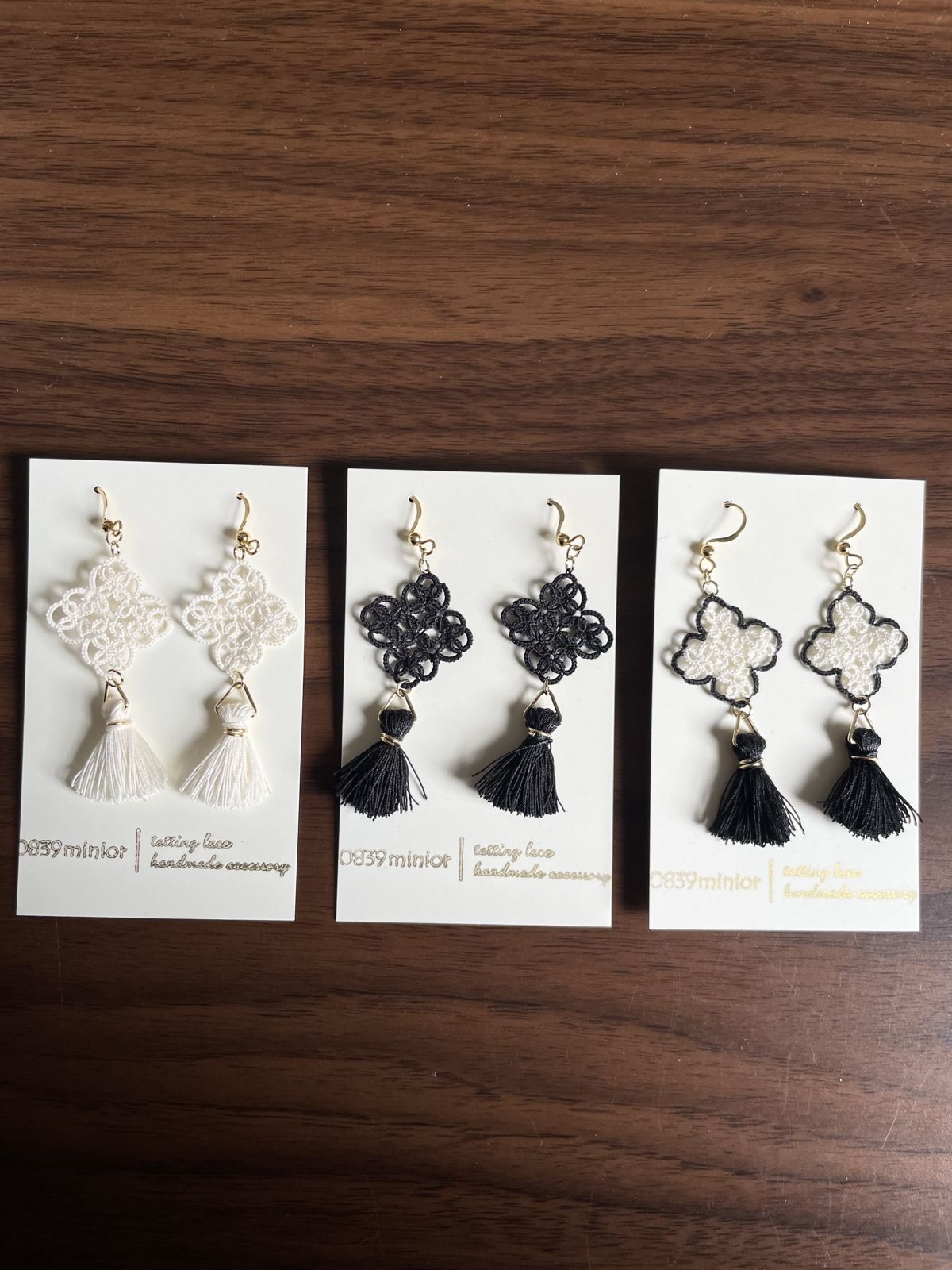 ツクルヒトタチ博 タッセルのイヤリング・ピアス0839miniorはちさんきゅーみにあ
