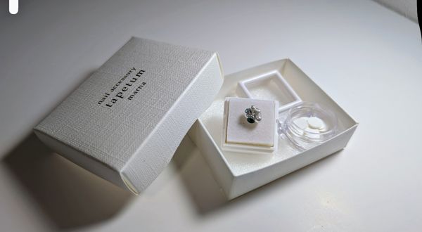 EggnWorks Museum エッグンワークス ミュージアム タペタムネイルアクセサリーと大人可愛く肌に優しいアクセサリーMarna Tapetum