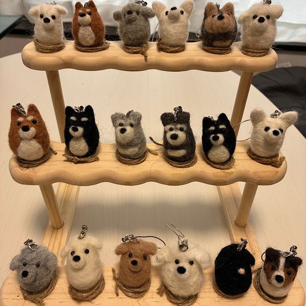 ツクルヒトタチ博 KYOTOクリエイターズマーケット2026 in ジェイアール京都伊勢丹 EggnWorks Museum エッグンワークス ミュージアム 羊毛フェルトで作った鳥のキーケースfuwa.wa