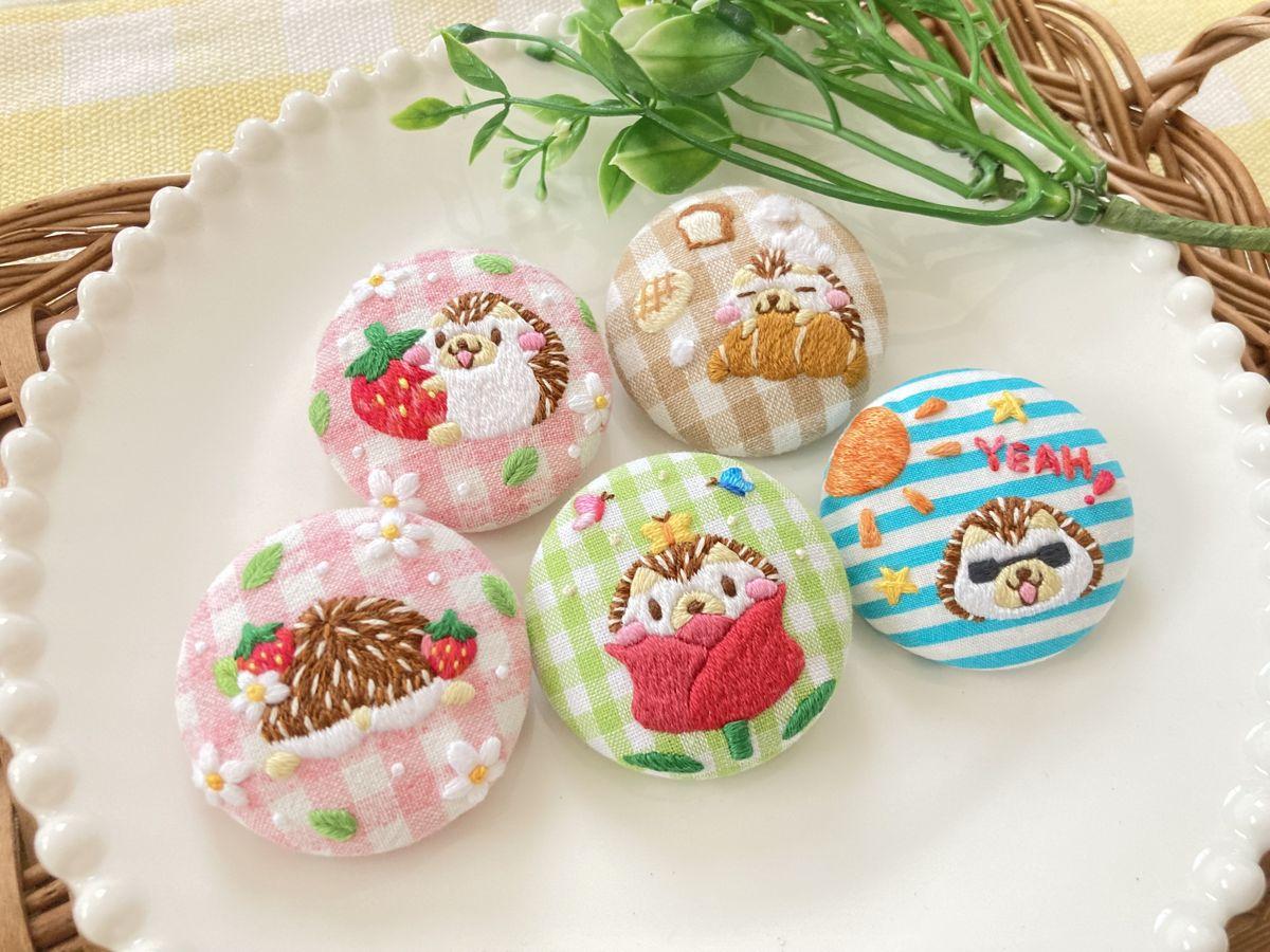 EggnWorks Museum エッグンワークス ミュージアム ハリネズミの手刺繍ブローチ