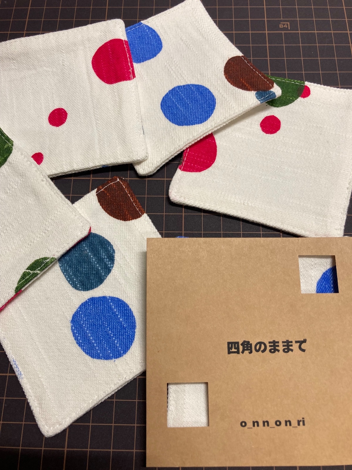 EggnWorks Museum エッグンワークス ミュージアム 「花」　個展 いろとうた 交差より