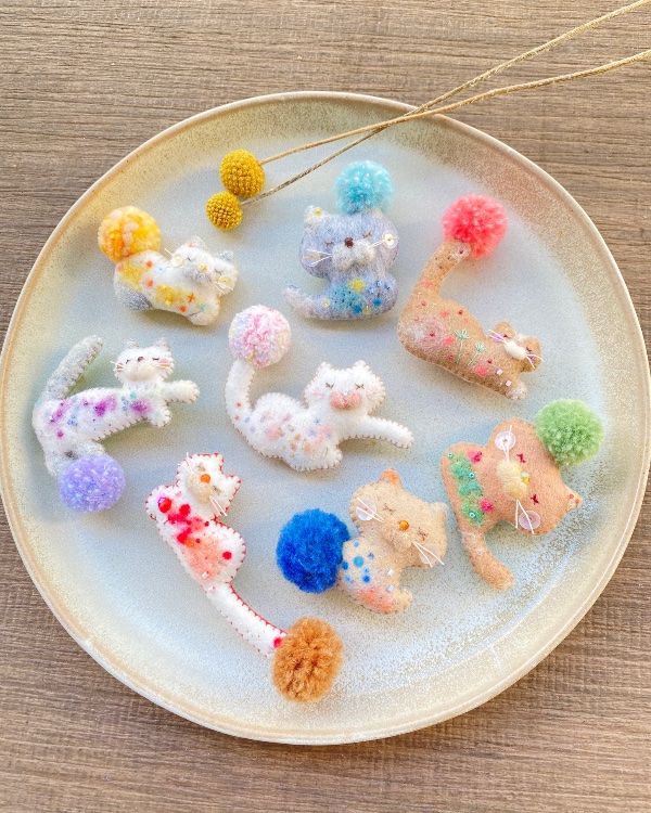 EggnWorks Museum おひるねこブローチ