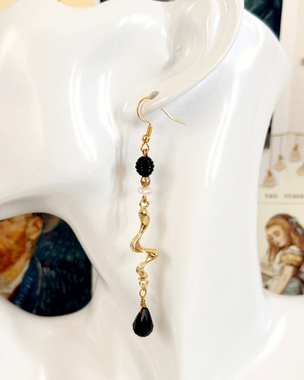 EggnWorks Museum Abeille Noire（アベイユ・ノワール）