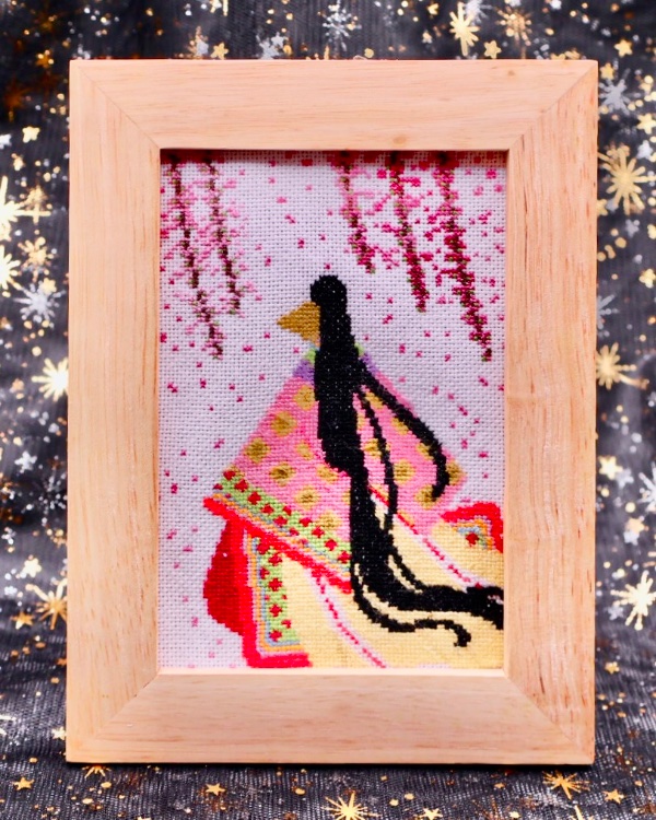EggnWorks Museum 桜を見上げる平安女性　L版手刺繍フレーム　マイクロクロスステッチ刺繍
